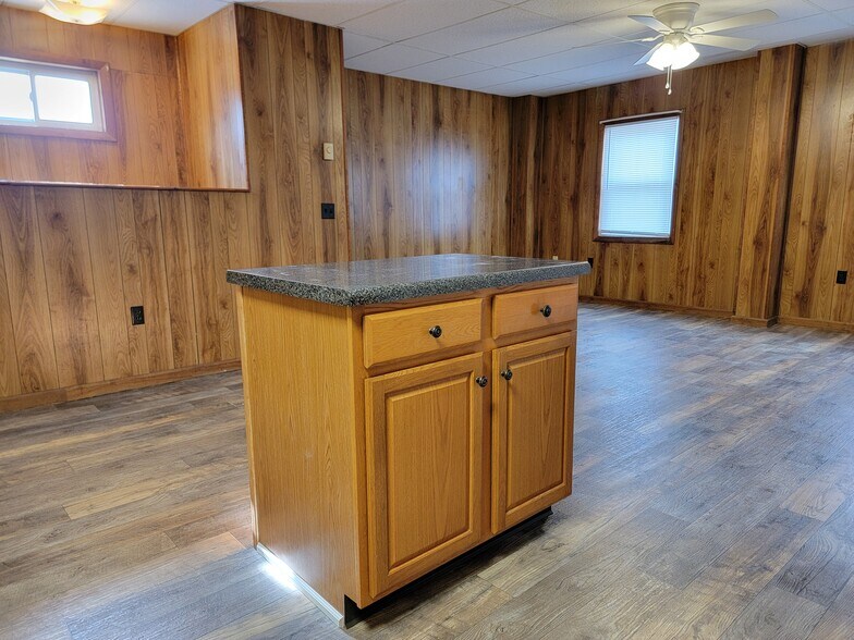 Building Photo - 84 Gross St