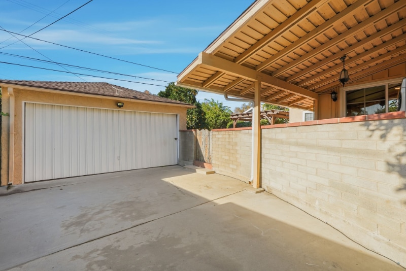 Building Photo - 1808 N Edison Blvd