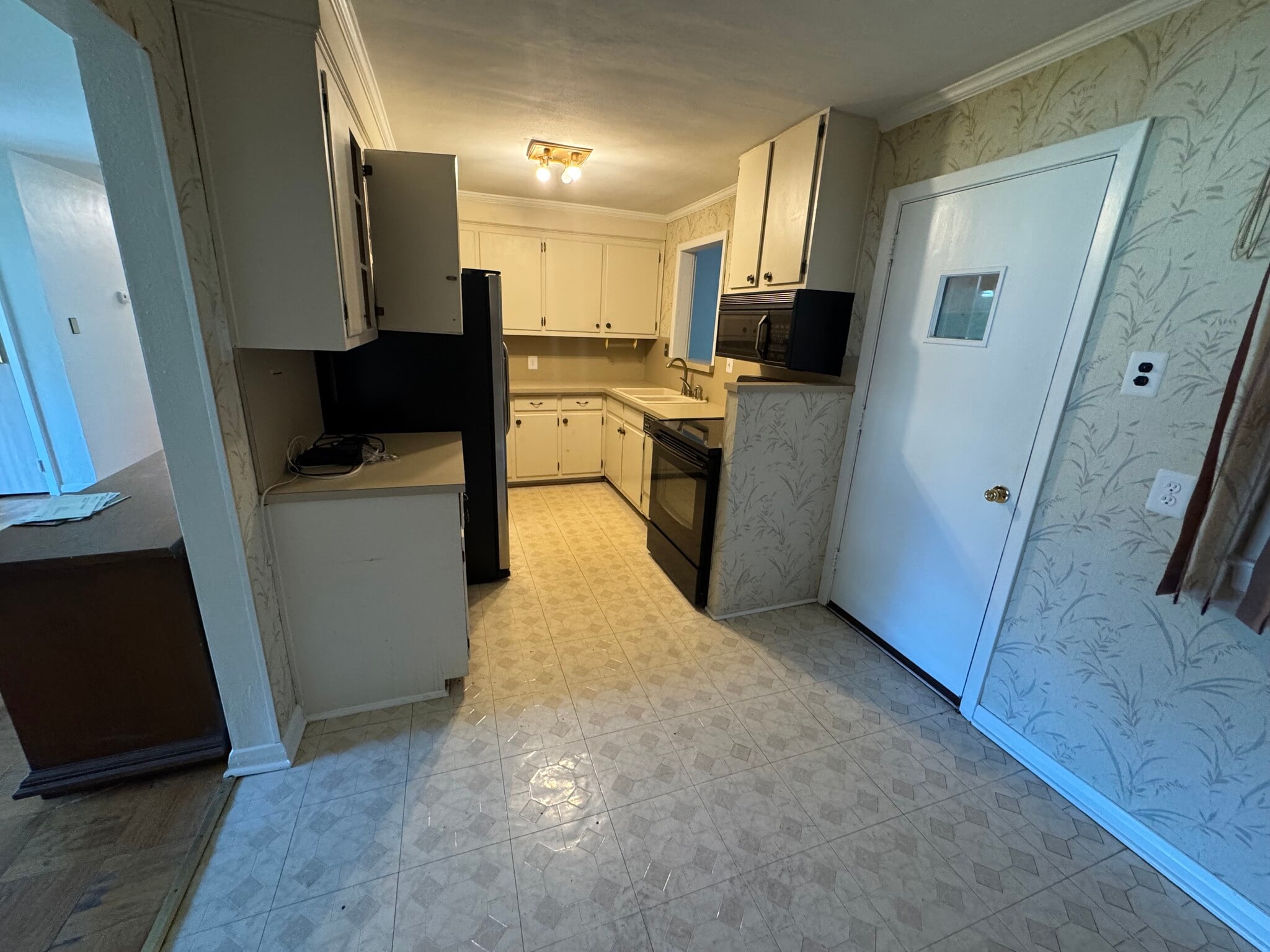 Building Photo - 29 Moores Ln S