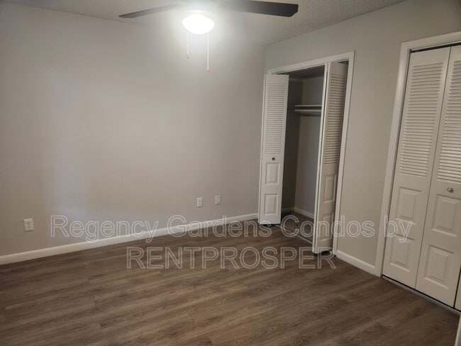 Building Photo - 5587 Devonbriar Way