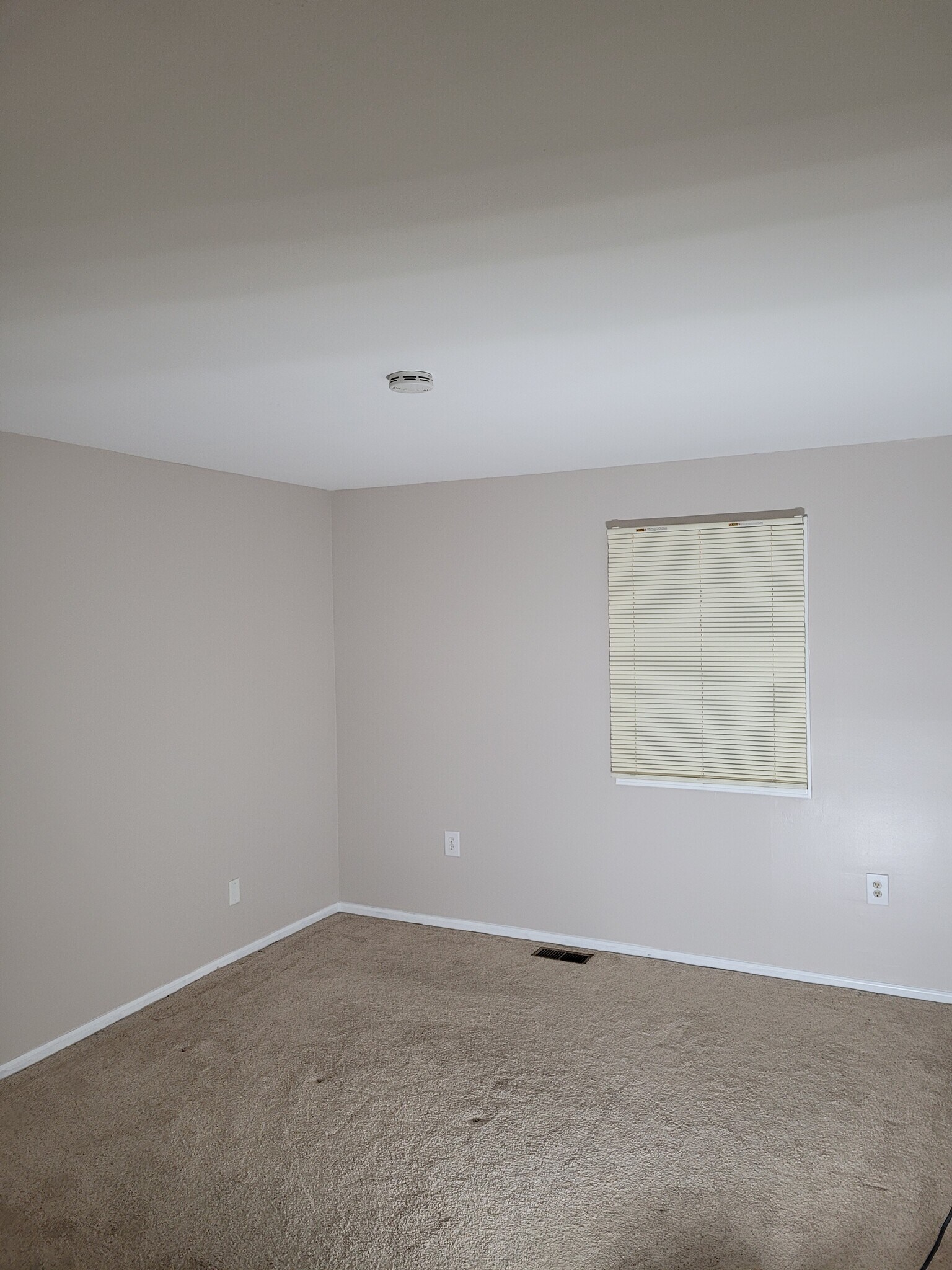 Building Photo - 335 Glendale Ave