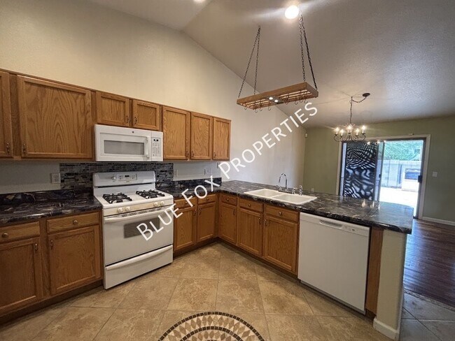 Building Photo - 3149 S Quinn Dr