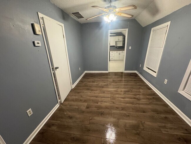 Building Photo - 7602 Wentworth Ave