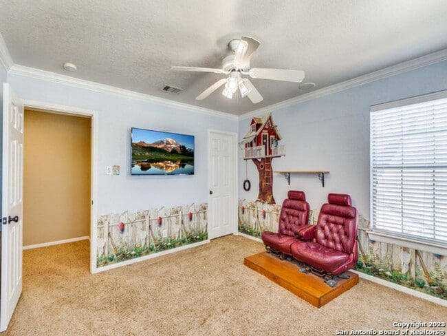 Building Photo - 4bed 2.5 bath