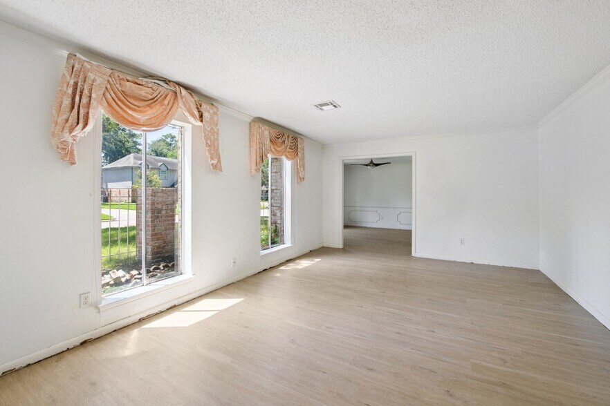 Building Photo - 5914 Havenwoods Dr