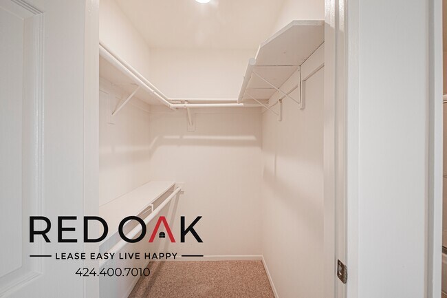 Building Photo - 4651 Cahuenga Blvd