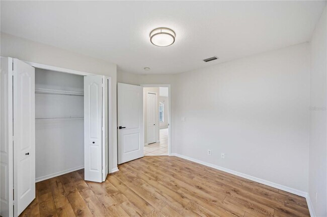 Building Photo - 2260 Mistleto Ln