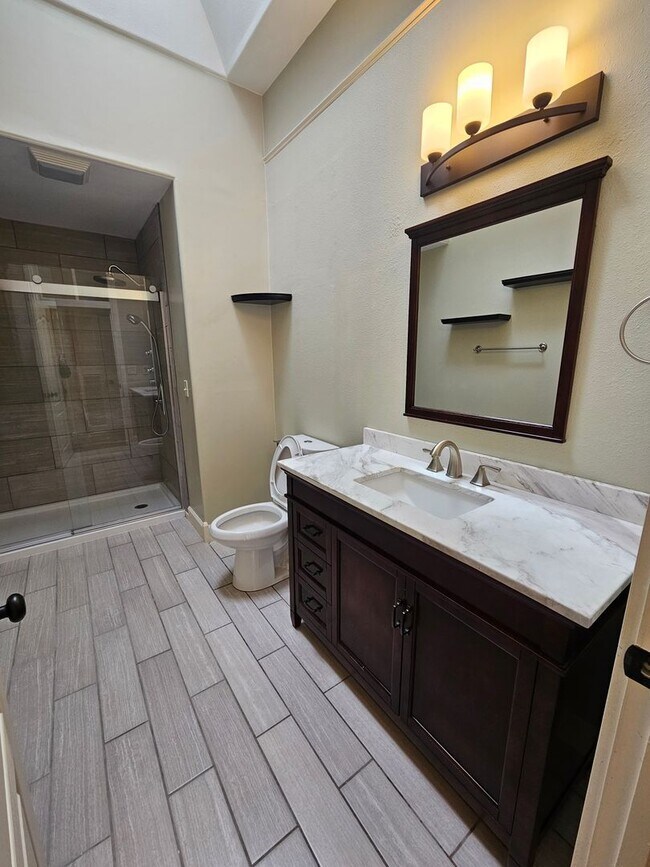 Building Photo - 2982 Rosedale Terrace
