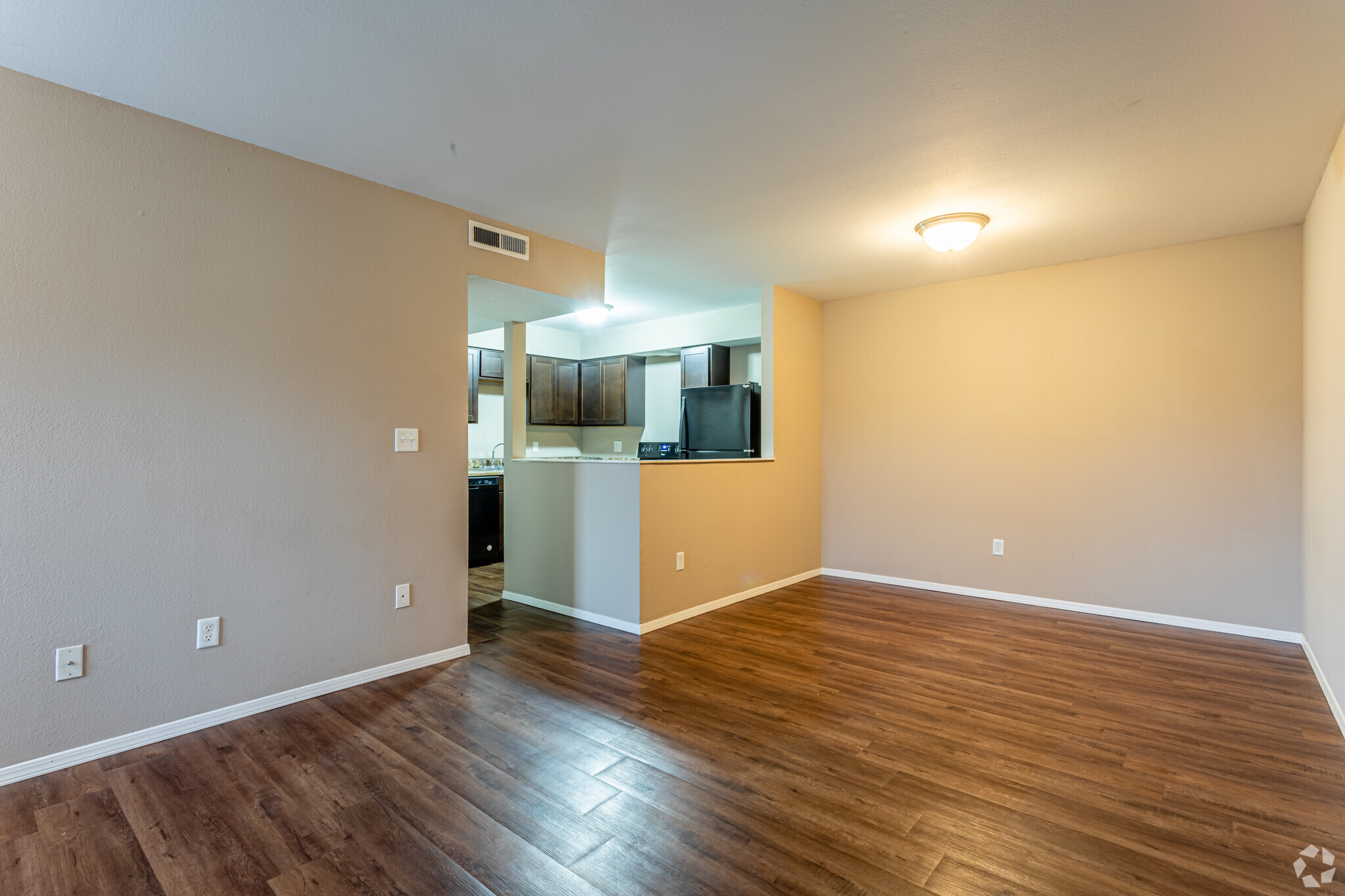 2BR, 1.5BA - 840 SF - Silver Springs Apartments