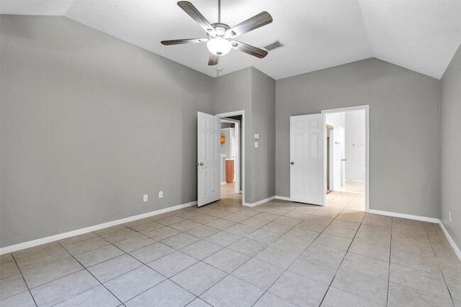 Building Photo - 820 Portsmouth Dr