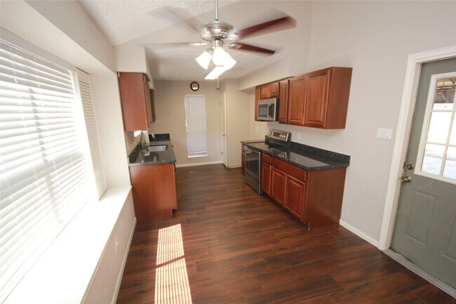 Building Photo - 22619 Braken Carter Ln