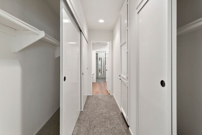 Building Photo - Lantern District 3 Bedroom Home in Gated C...