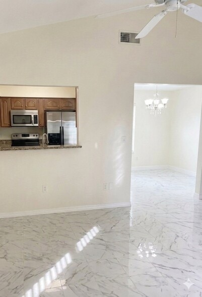Building Photo - 355 Springdale Dr