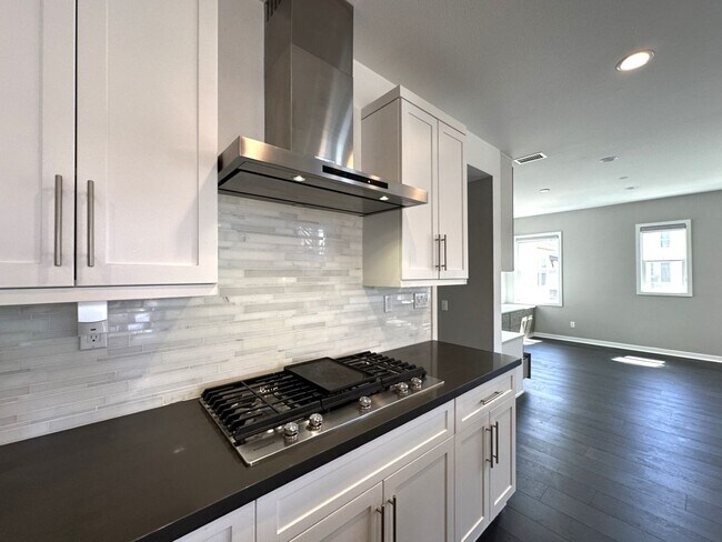 Building Photo - Civita/Apex – Luxury 3BR 3.5BA, Valley Vie...