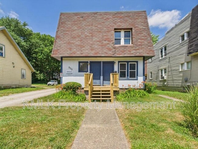 Primary Photo - 533 Gage St