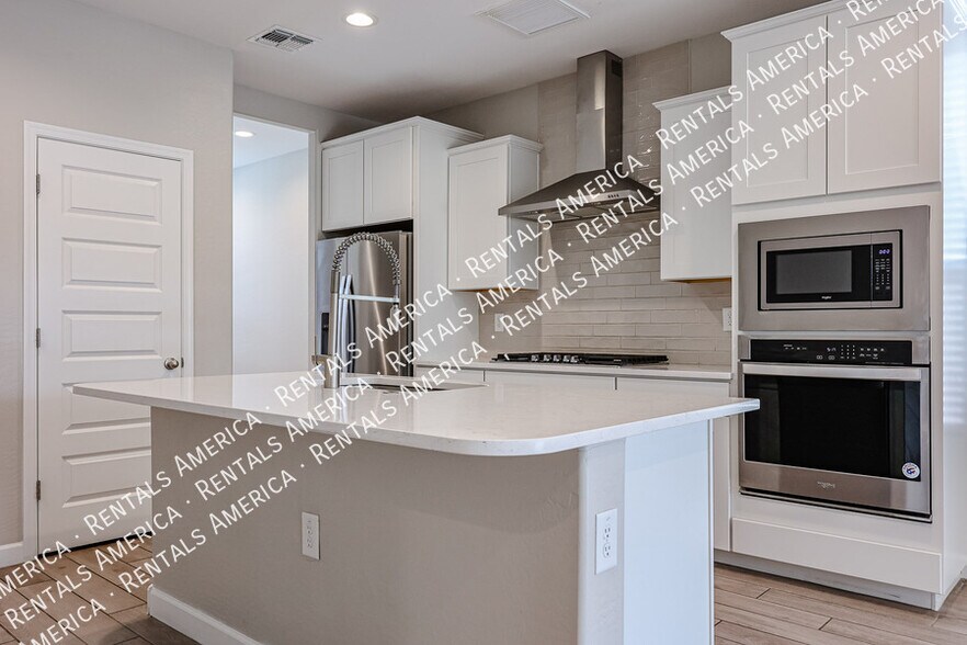 Building Photo - 8845 S 165th Ave