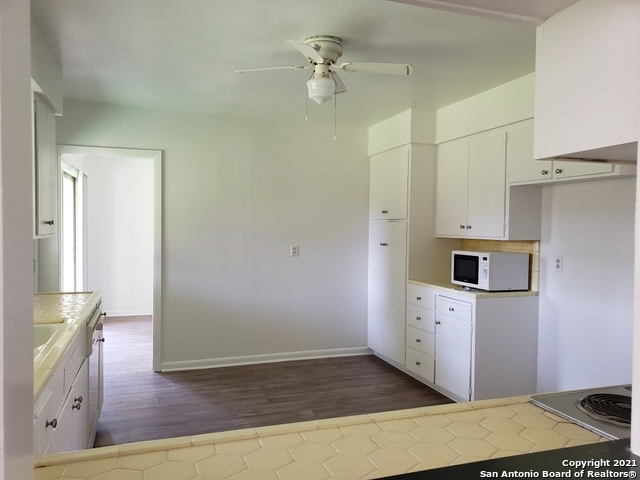 Building Photo - 600 Antler Dr