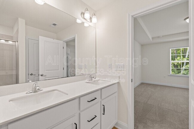 Building Photo - 1176 Channel Drop Dr