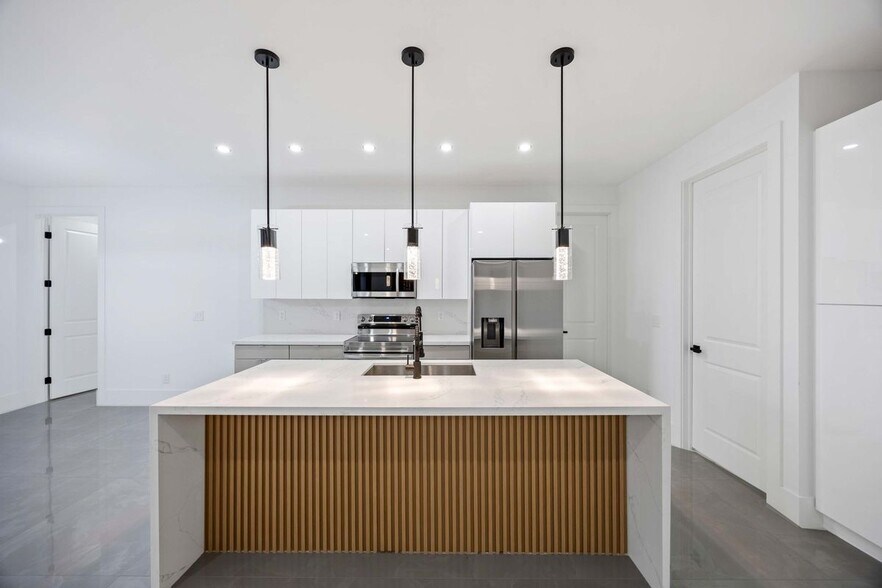 Building Photo - 2504 23rd St W