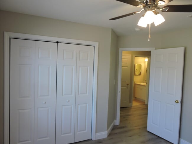 Building Photo - 125 Louise Dr