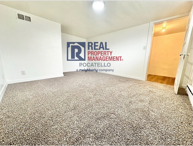 Building Photo - 159 S 11th Ave