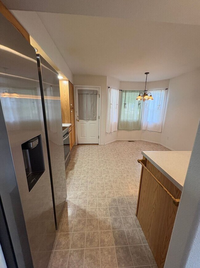 Building Photo - 5050 Rill Valley Way