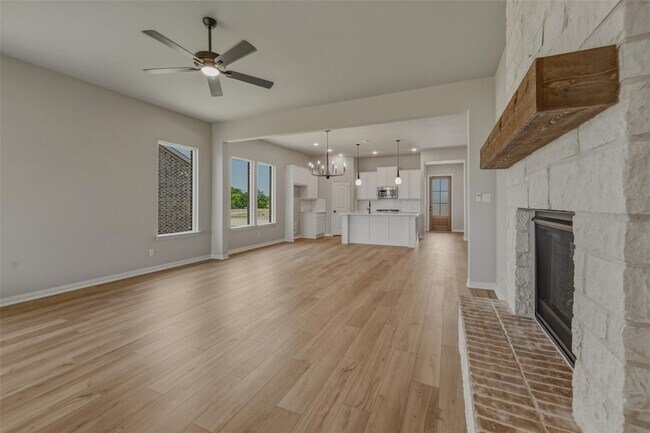 Building Photo - 2105 Bluebird Ln