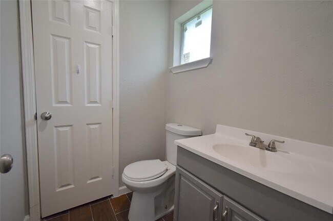 Building Photo - 12806 Cinder Cone Trail