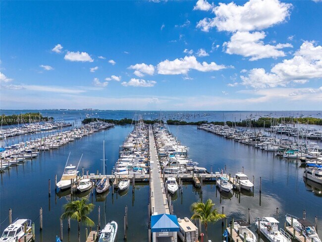 Building Photo - 2675 S Bayshore Dr