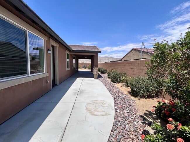 Building Photo - 40082 Catania Ct