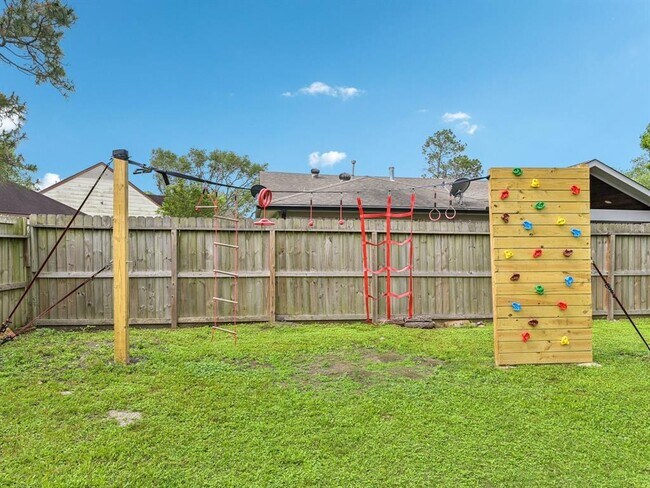 Building Photo - 15414 Lanswick Dr