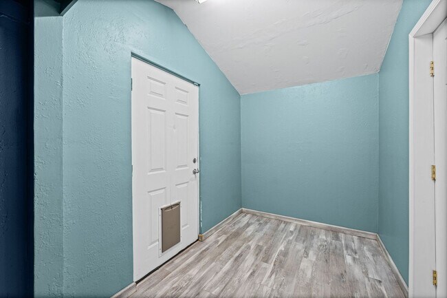 Building Photo - 1421 N 32nd St