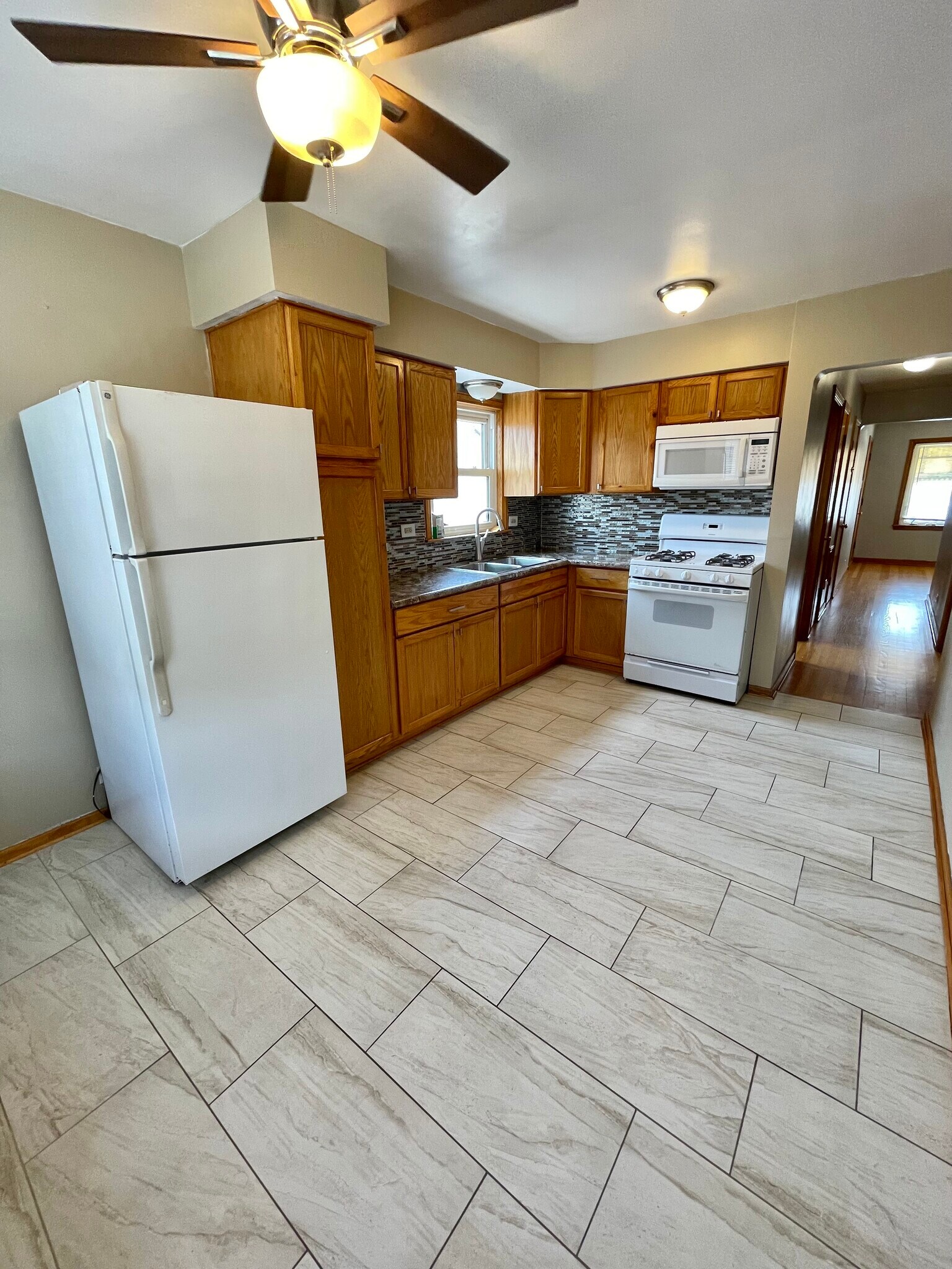 Building Photo - 5735 S Meade Ave