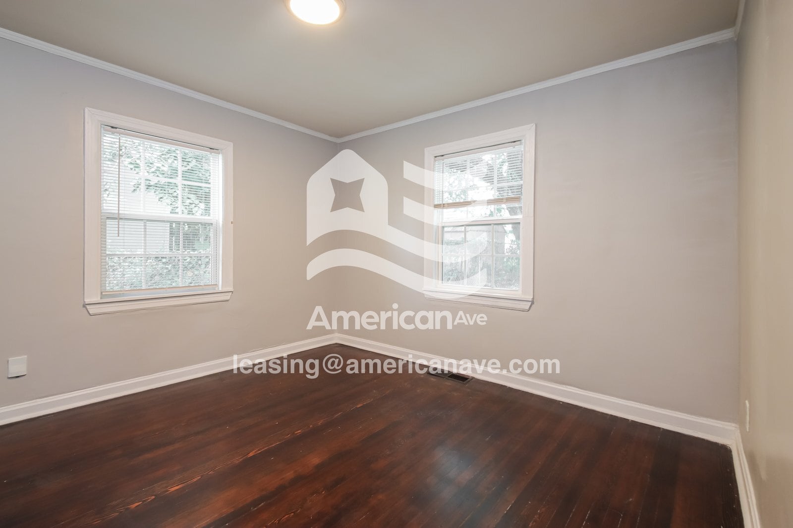 Building Photo - 4624 E 3rd St
