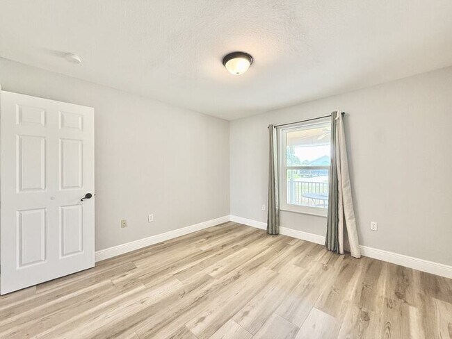 Building Photo - 22148 Lockport Ave