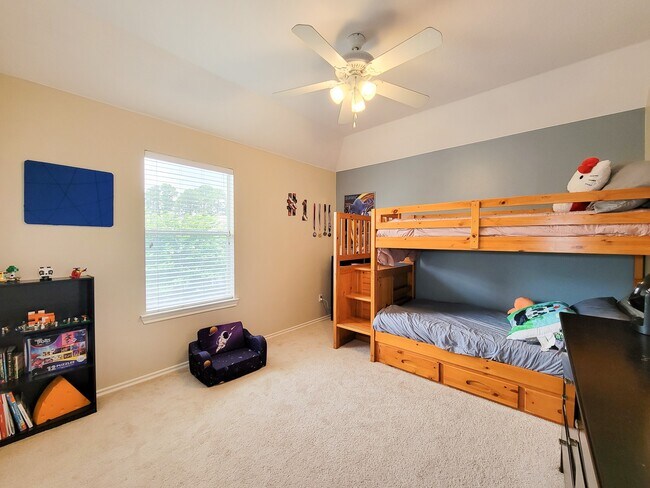 Building Photo - 17615 Forest Haven Trail