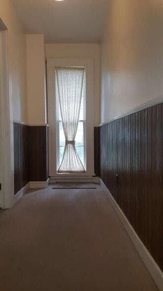 Building Photo - 316 1/2 E 7th Street Unit