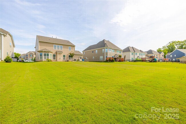 Building Photo - 2624 Snap Dragon Dr