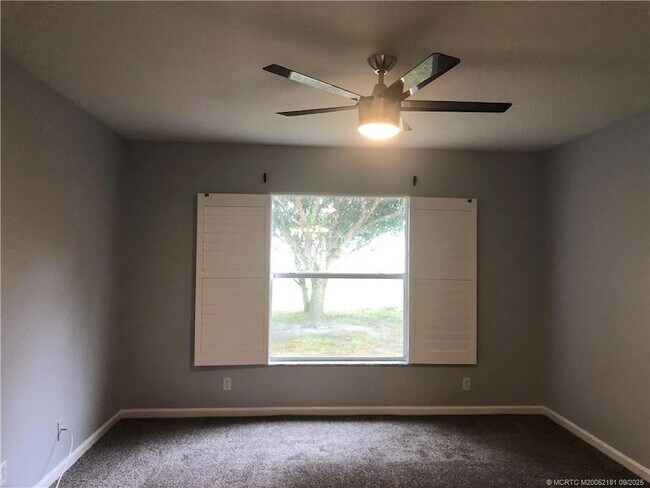 Building Photo - 4567 SE Murray Cove Cir
