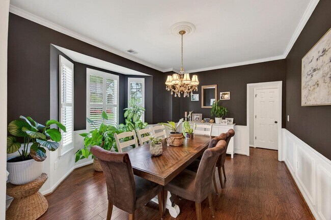 Building Photo - 5409 Dwight Dr