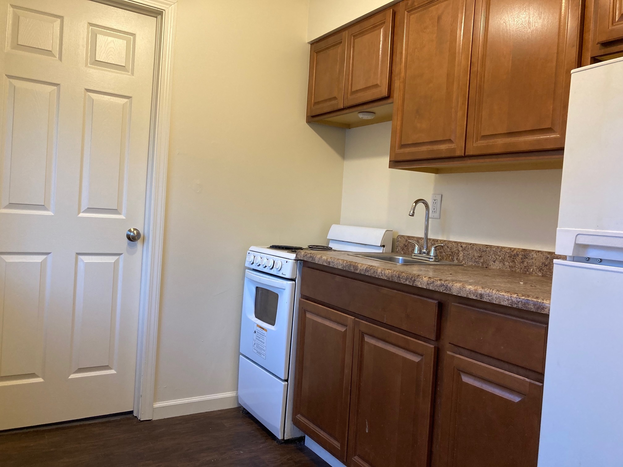 Building Photo - 5801 Lincoln Ave