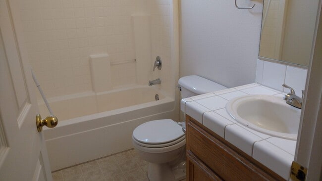 Building Photo - 3 Bedroom Donner Trails