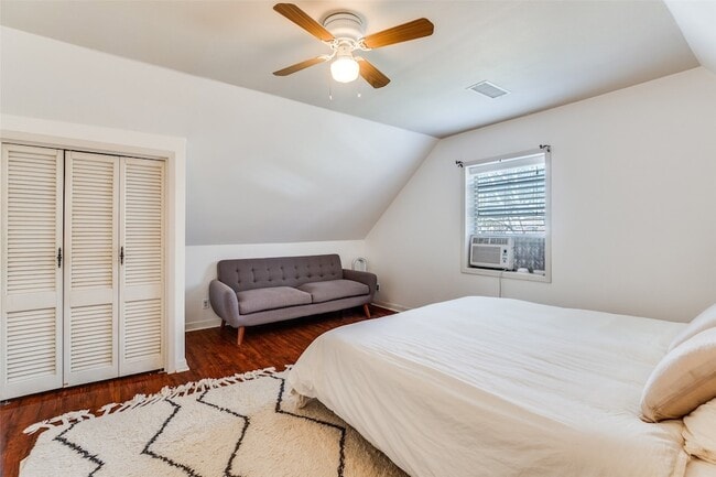 Building Photo - 3331 Urban Ave