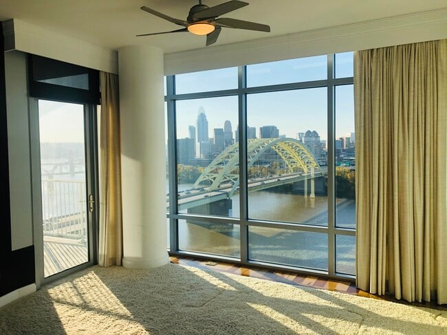 Building Photo - 400 Riverboat Row