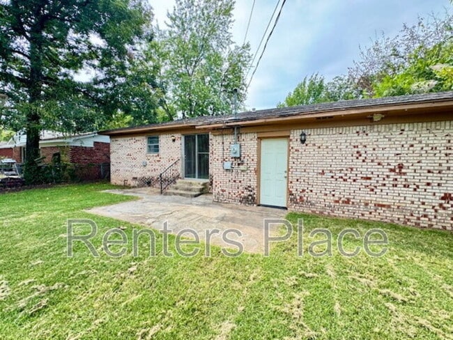 Building Photo - 5611 S Rockford Ave