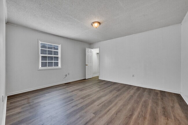Building Photo - 805 29th St SW