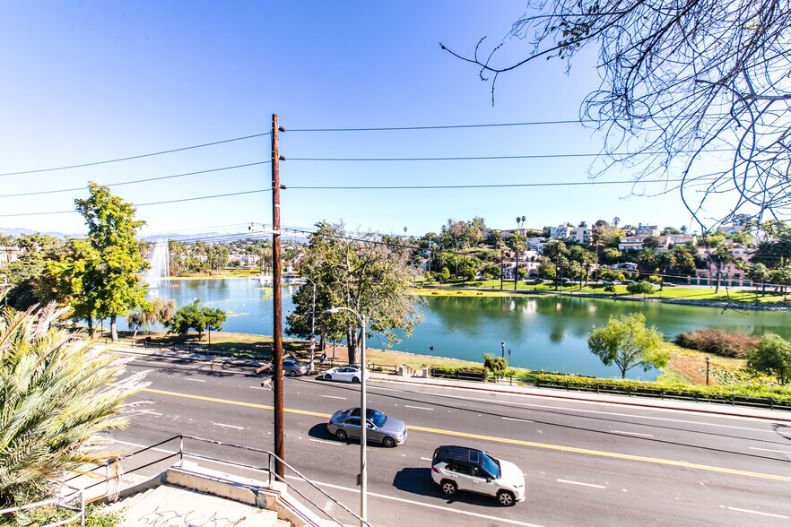 Building Photo - 1908 Clinton St