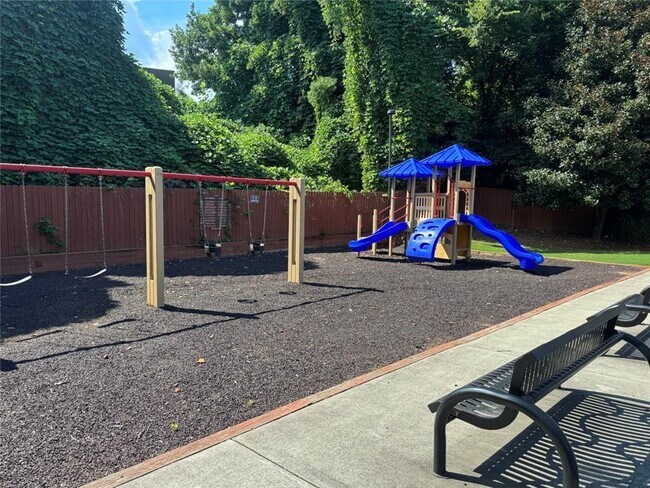 Building Photo - 3730 Clay Ct