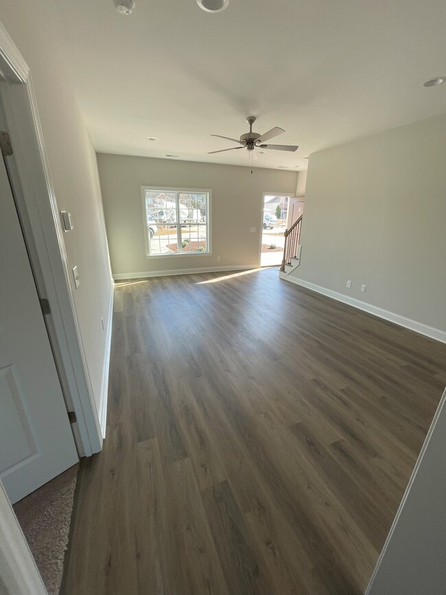 Building Photo - 3900 Junipine Ct