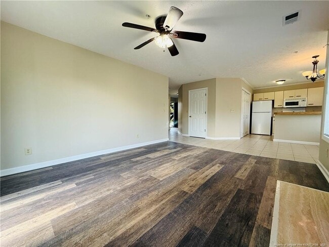 Building Photo - 962 Stewarts Creek Dr